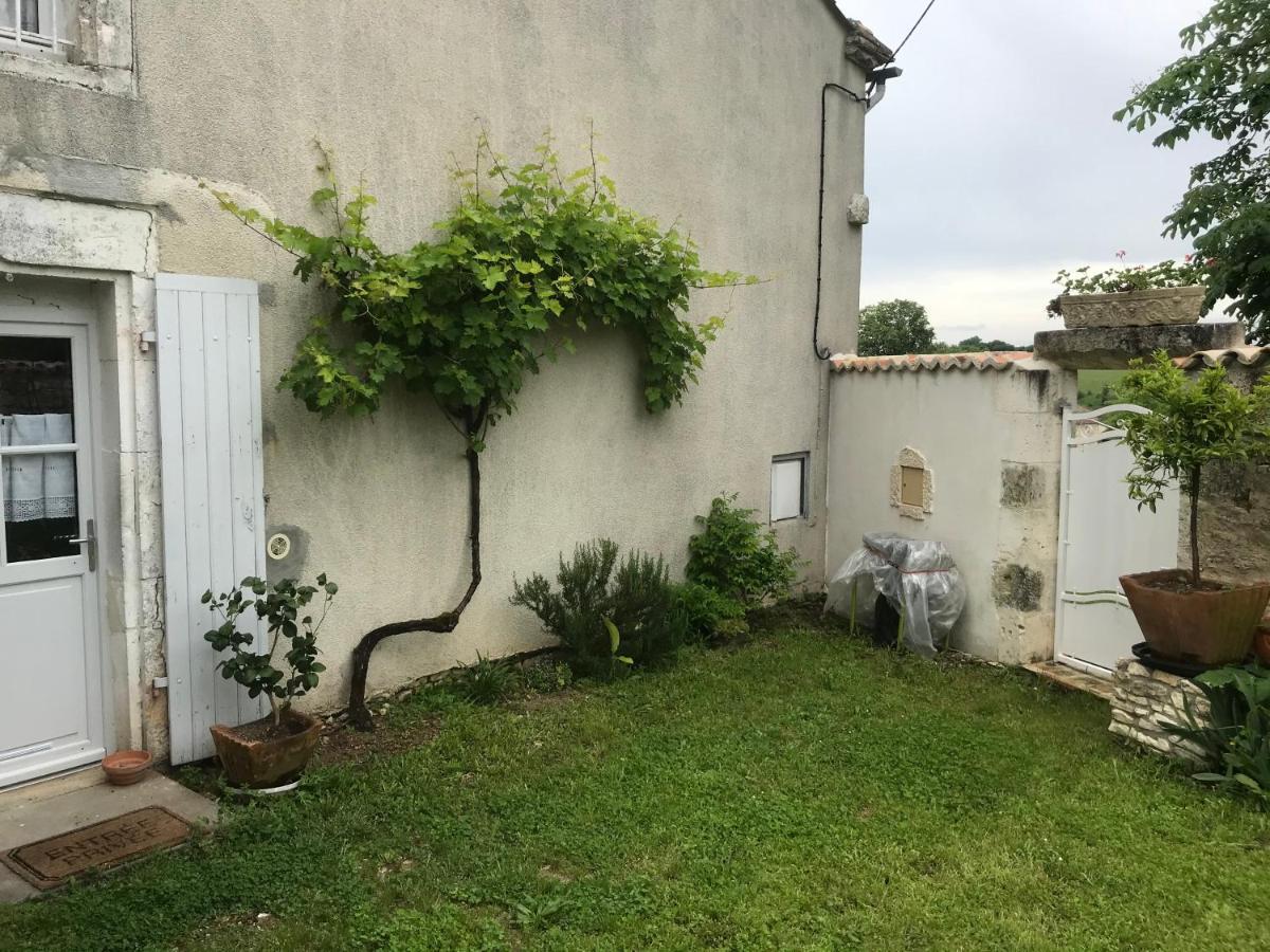 La Maison De Josephine Montignac-Charente Exterior foto